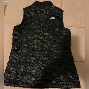 The North Face Charcoal Quilted Outerwear